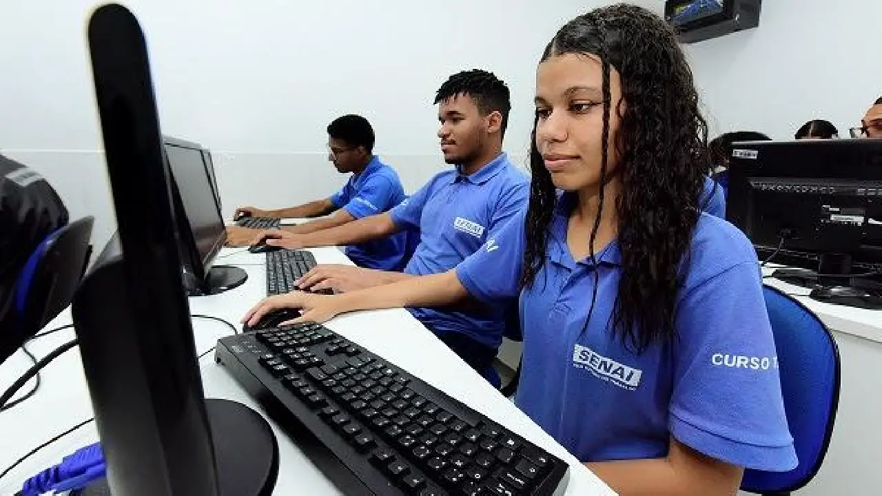 ÚLTIMOS DIAS DE INSCRIÇÕES PARA 936 BOLSAS DE CURSOS TÉCNICOS DO SENAI