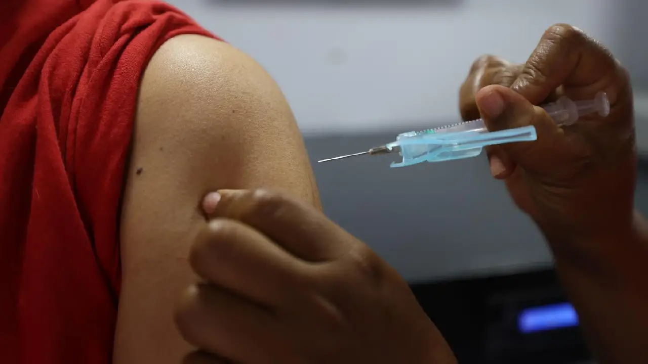 VACINAÇÃO NAS ESCOLAS JÁ SOMA MAIS DE 5 MIL DOSES APLICADAS NA BAHIA EM 2026