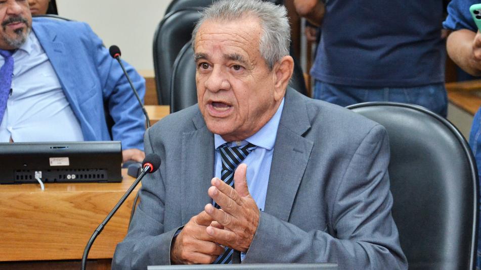 Euclides Fernandes reivindica novo sistema de abastecimento de água em Aiquara