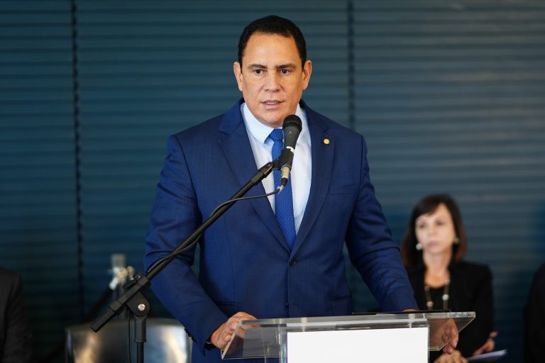 Presidente do Centro de Estudos Estratégicos é reconduzido para mais um mandato