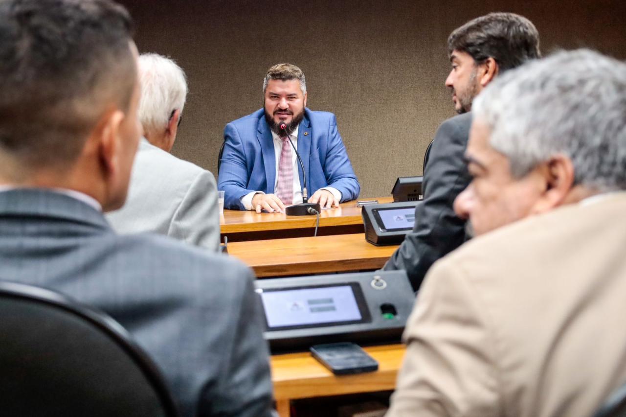 COMISSÃO DE DEFESA DO CONSUMIDOR E RELAÇÕES DE TRABALHO DA ASSEMBLEIA REALIZARÁ AUDIÊNCIA PÚBLICA EM JEQUIÉ