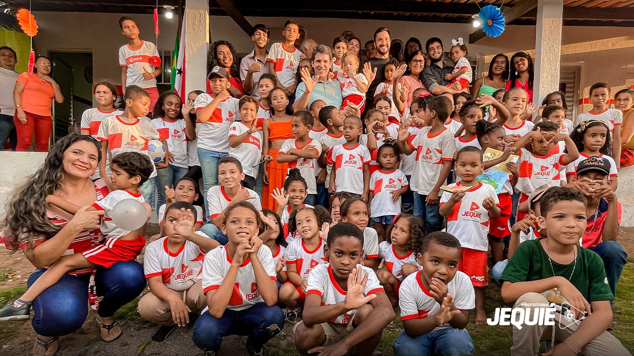 PREFEITURA DE JEQUIÉ ENTREGA AS OBRAS DE REFORMA DA ESCOLA MUNICIPAL SÃO JOSÉ
