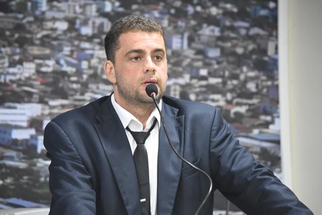 VEREADOR RAMON FERNANDES SOLICITA RESTAURAÇÃO DA ESTRADA QUE LIGA VILA FRISUBA A ITAJURU