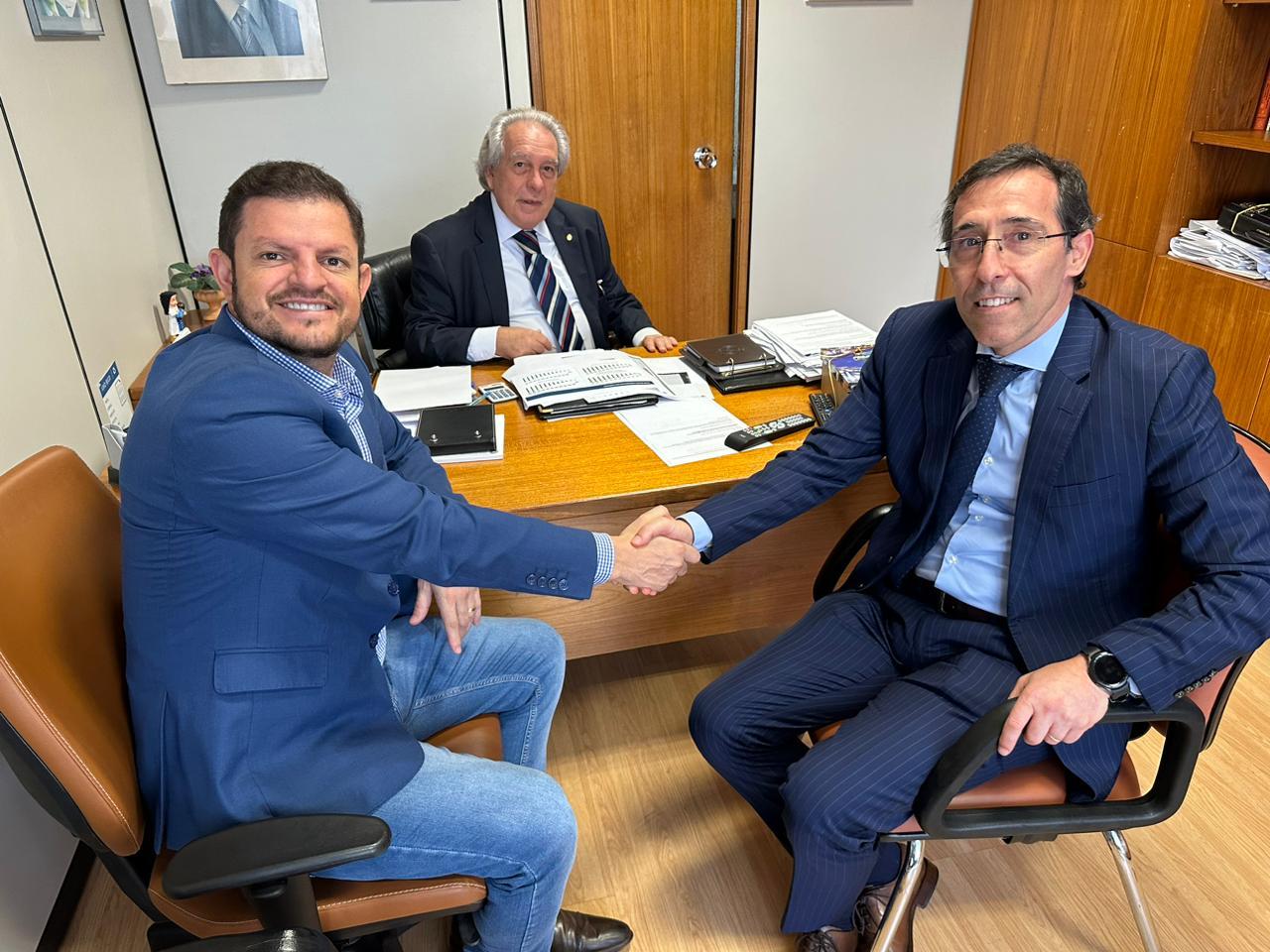 ACORDO FIRMADO: COM ARTICULAÇÃO DO PREFEITO QUINHO, VIABAHIA AGUARDA HOMOLOGAÇÃO DO TCU PARA INICIAR OBRAS DA BR-116 A PARTIR DE VITÓRIA DA CONQUISTA