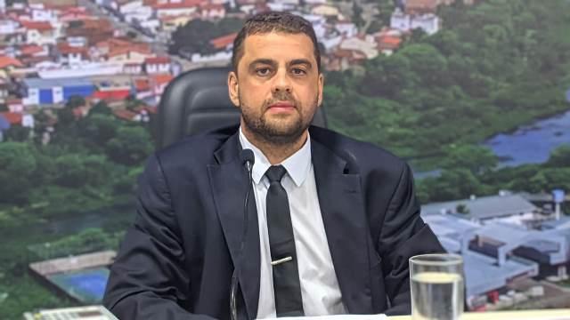 PL DE RAMON FERNANDES TORNA OBRIGATÓRIA RECUPERAÇÃO DOS DANOS CAUSADOS EM VIAS PÚBLICAS POR EMPRESAS, CONCESSIONÁRIAS E PESSOAS FÍSICAS