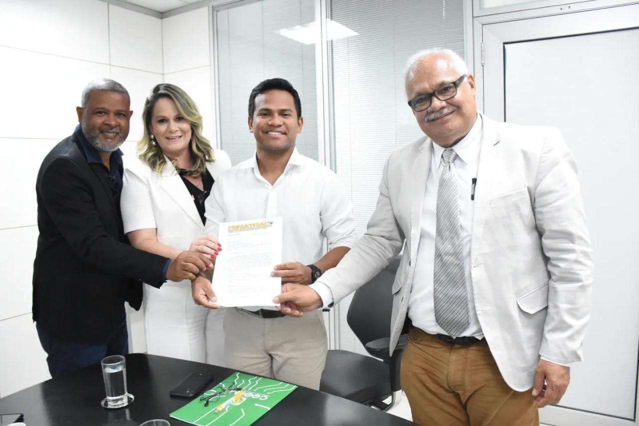 PRESIDENTE DA COOBMA SE REÚNE COM O SUBSECRETÁRIO DO MINISTÉRIO DAS CIDADES