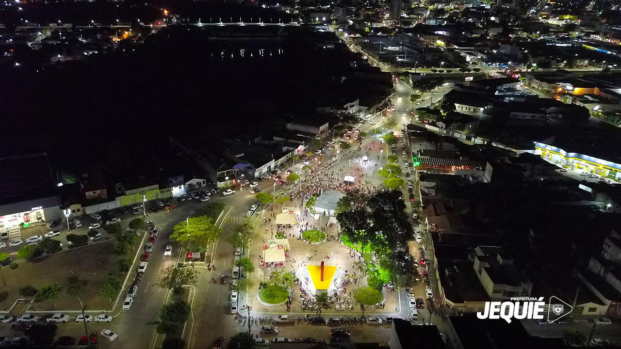PREFEITURA DE JEQUIÉ INICIA PROGRAMA PRAÇA DIGITAL, COM DISPONIBILIZAÇÃO DE INTERNET GRATUITA NAS PRAÇAS PÚBLICAS DA CIDADE