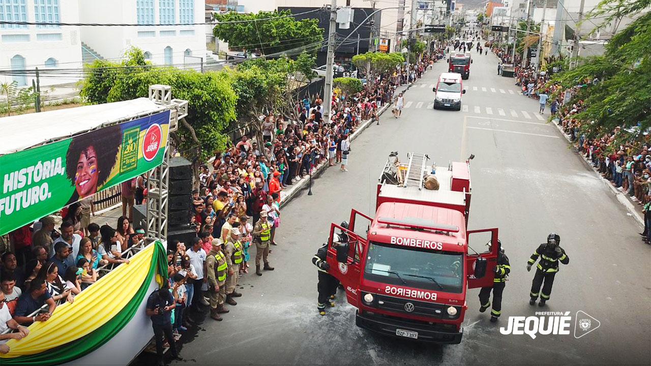 PREFEITURA DE JEQUIÉ E FORÇAS DE SEGURANÇA REALIZAM DESFILE ALUSIVO AO DIA DA INDEPENDÊNCIA DO BRASIL