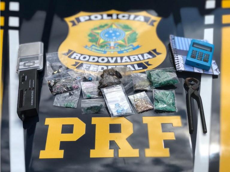 PRF NA BAHIA REALIZA APREENSÃO DE PEDRAS PRECIOSAS NA BR 116  EM JEQUIÉ