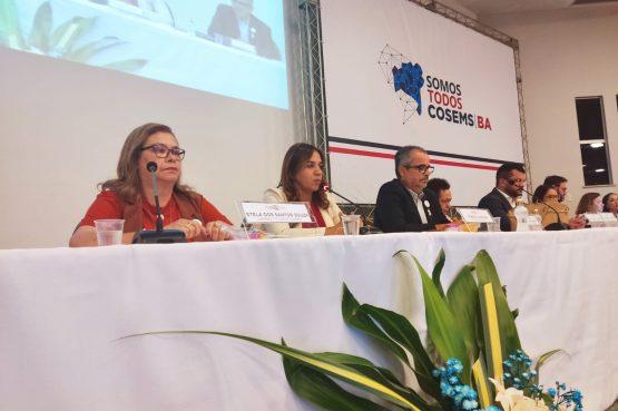 NA REUNIÃO DA CIB, SECRETÁRIA ANUNCIA ENTREGA DE AMBULÂNCIAS E CHAMA ATENÇÃO PARA IMPORTÂNCIA DE VACINAÇÃO