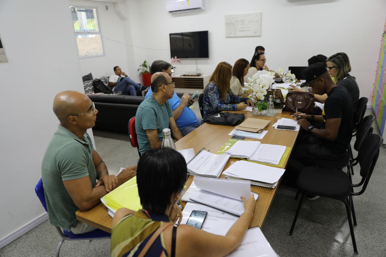 REDE ESTADUAL DE ENSINO ENCERRA ANO LETIVO COM CONSELHO DE CLASSE