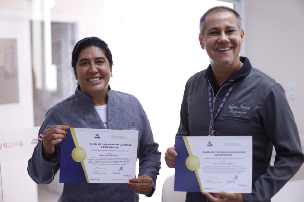 UTI'S DO HOSPITAL GERAL PRADO VALADARES RECEBEM SELO DE GESTÃO DE INDICADORES DE QUALIDADE E DESEMPENHO PELA AMIB E EPIMED SOLUTIONS.