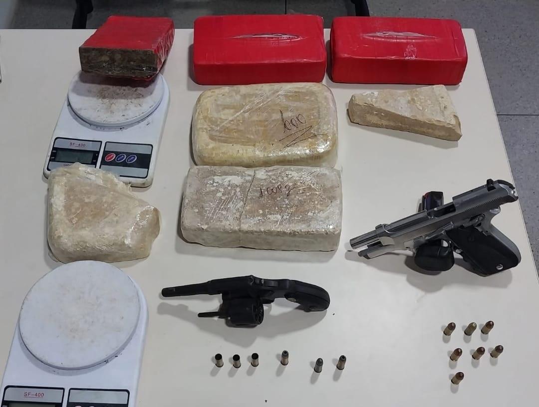 DOIS HOMENS MORREM EM OPERAÇÃO DA PM QUE RESULTOU NA APREENSÃO DE GRANDE QUANTIDADE DE DROGAS EM ITAGI