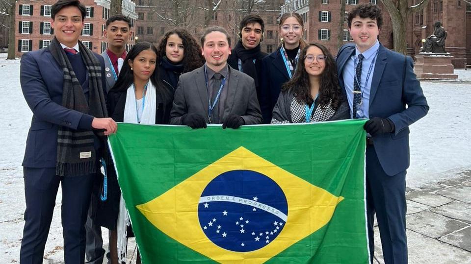 ESTUDANTES DE ESCOLAS ESTADUAIS PARTICIPAM DE SIMULAÇÕES DE CONFERÊNCIAS DA ONU, NOS EUA