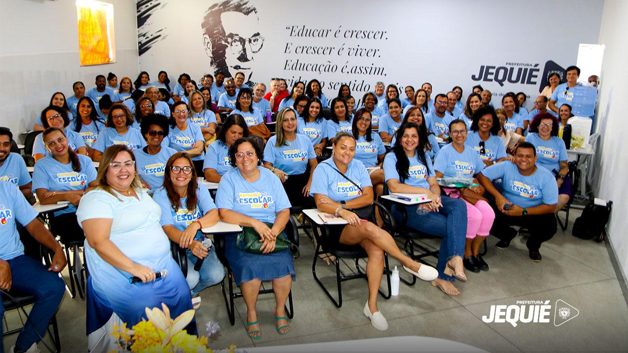 PREFEITURA DE JEQUIÉ PROMOVE POSSE E CERTIFICAÇÃO DOS NOVOS DIRETORES E VICE-DIRETORES ESCOLARES