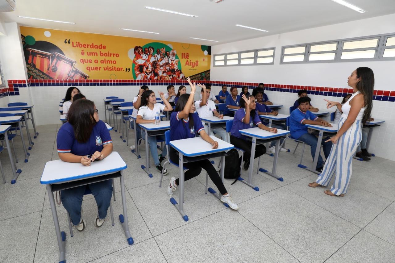 SEC CONVOCA 40 PROFESSORES DA EDUCAÇÃO BÁSICA APROVADOS EM PROCESSO SELETIVO