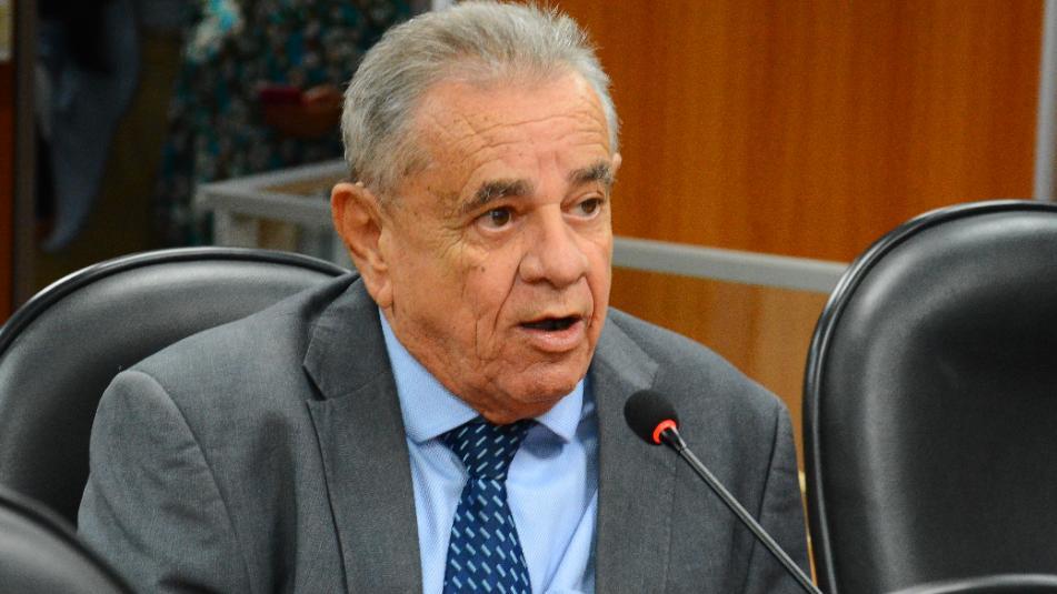 EUCLIDES FERNANDES PROPÕE RESTITUIÇÃO DE MATRÍCULA A ALUNOS QUE DESISTIREM DE CURSO