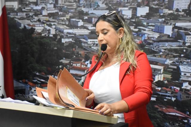 VEREADORA MOANA MEIRA QUER INSTALAÇÃO DE CENTRO DE REFERÊNCIA DE TRATAMENTO DA ENDOMETRIOSE EM JEQUIÉ