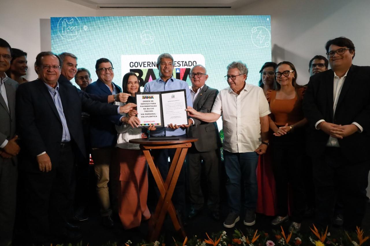 EM CAMAÇARI, JERÔNIMO AUTORIZA RESTAURAÇÃO DE 19 VIAS NO POLO INDUSTRIAL E O INÍCIO DOS CURSOS DE QUALIFICAÇÃO PARA A SELEÇÃO DA BYD