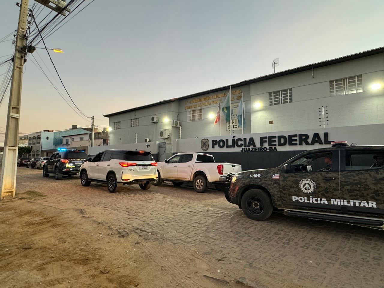 EM AÇÃO CONJUNTA, PF DEFLAGRA OPERAÇÃO EM COMBATE À VENDA ILEGAL DE ARMAS E MUNIÇÕES