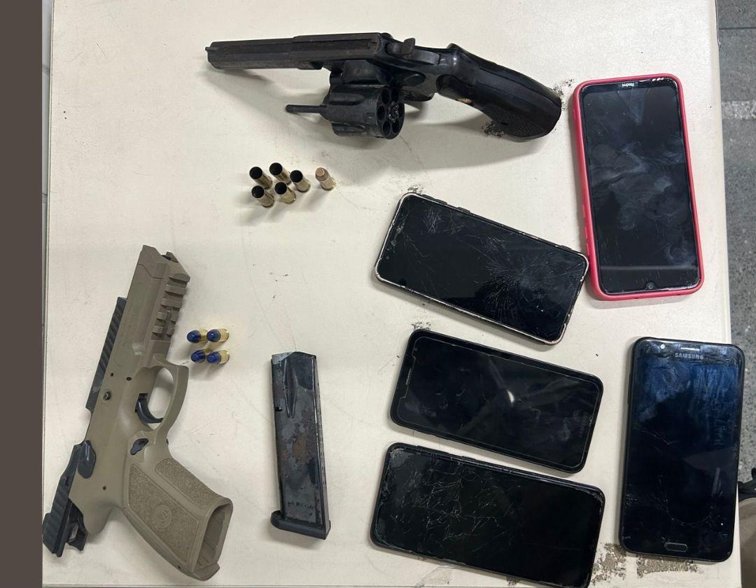 AÇÃO DA PM NO ALTO DA BELA VISTA RESULTA EM APREENSÃO DE ARMAS E DUAS MORTES