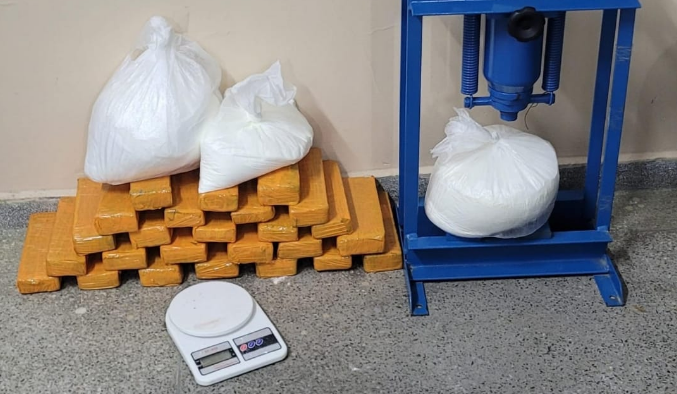 POLÍCIA MILITAR APREENDE GRANDE QUANTIDADE DE DROGAS NA CACHOEIRINHA