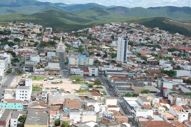 PREFEITURA DE JEQUIÉ ANTECIPA PAGAMENTO DA PRIMEIRA PARCELA DO 13º SALÁRIO