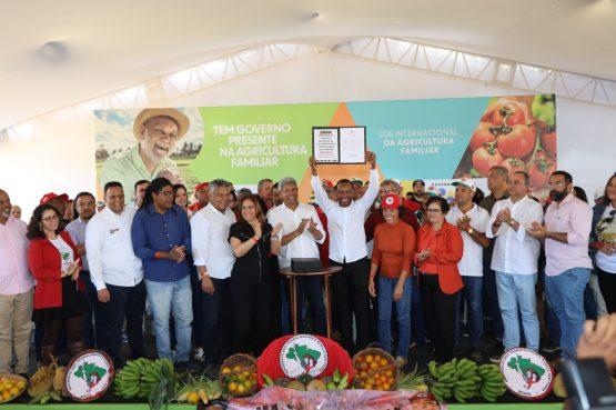 EM VITÓRIA DA CONQUISTA, GOVERNO DO ESTADO ANUNCIA R$ 4,1 MILHÕES PARA AÇÕES DE SAÚDE EM ASSENTAMENTOS DA AGRICULTURA FAMILIAR