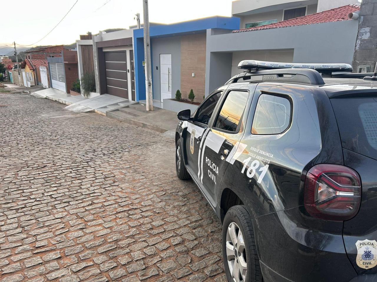 PROFESSOR E LÍDER RELIGIOSO É PRESO PELA POLÍCIA CIVIL NA CIDADE DE MANOEL VITORINO POR ALICIAR 06 (SEIS) ALUNAS