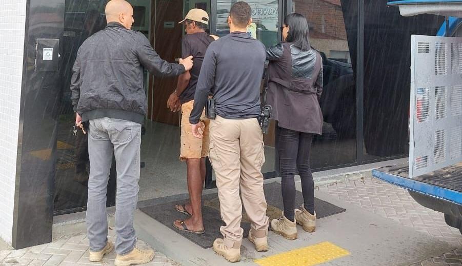 DEAM DE JEQUIÉ CUMPRE MANDADO DE PRISÃO NA CIDADE DE ITAMARI POR ESTUPRO DE VULNERÁVEL