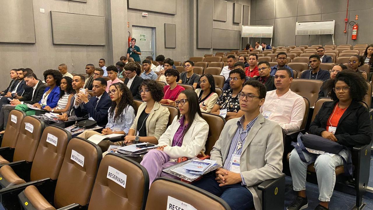 ESTUDANTES UNIVERSITÁRIOS ASSUMEM PAPEL DE JOVENS DEPUTADOS NA ASSEMBLEIA LEGISLATIVA DA BAHIA