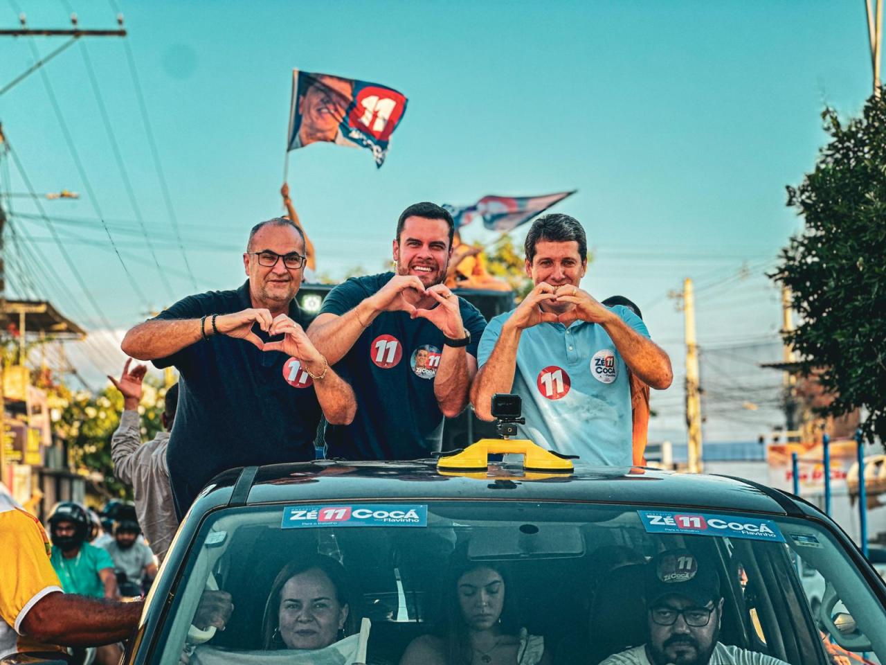 ZÉ COCÁ, FLAVINHO E HASSAN COMANDAM A MAIOR CARREATA DA HISTÓRIA DE JEQUIÉ