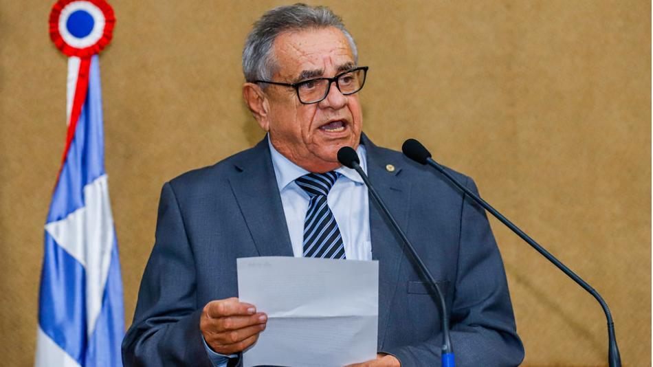 EUCLIDES FERNANDES PEDE APARELHO DE RADIOTERAPIA PARA O HOSPITAL GERAL DE JEQUIÉ