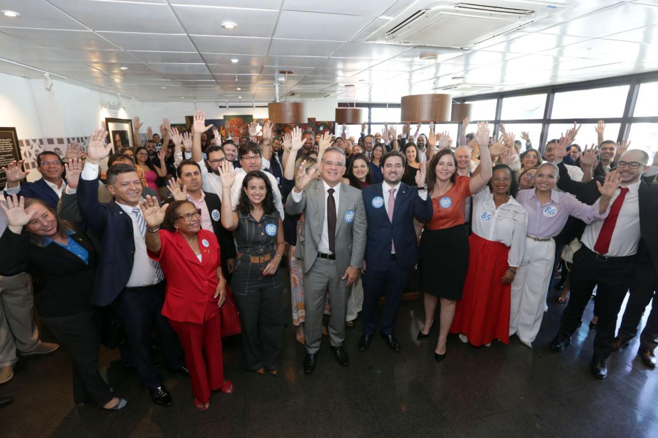 PROFESSORES DE DIREITO REALIZAM ATO EM APOIO A DANI E HERMES