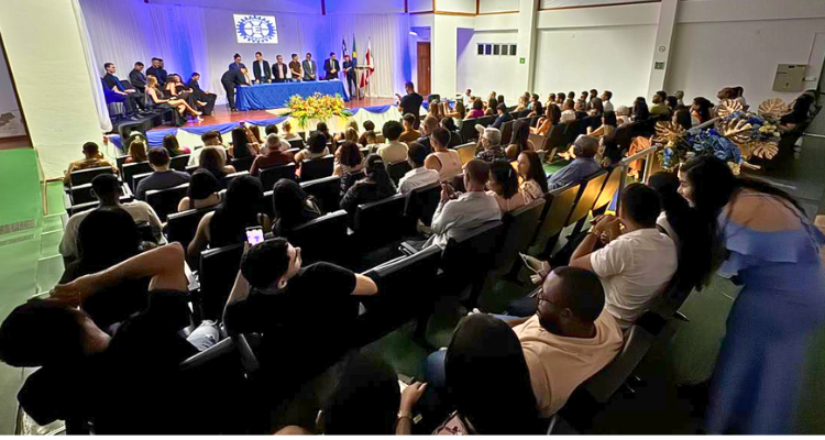 IFBA JEQUIÉ REALIZA CERIMÔNIA SOLENE DE COLAÇÃO DE GRAU DE ENGENHARIA MECÂNICA