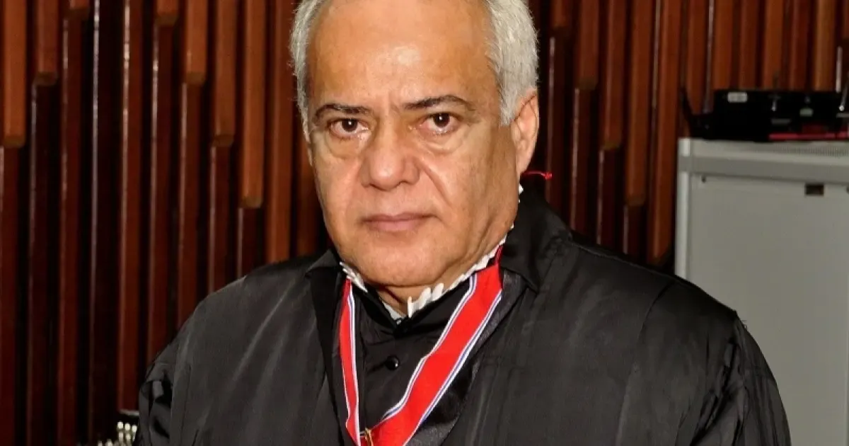 DESEMBARGADOR RAIMUNDO CAFEZEIRO RECEBERÁ COMENDA 2 DE JULHO NA AL-BA