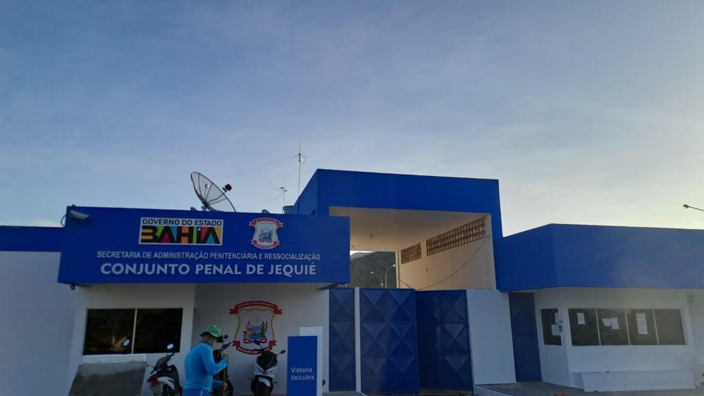 GOVERNADOR TROCA COMANDO DE OPERAÇÕES NO PRESÍDIO DE JEQUIÉ EM MEIO A ONDA DE VIOLÊNCIA