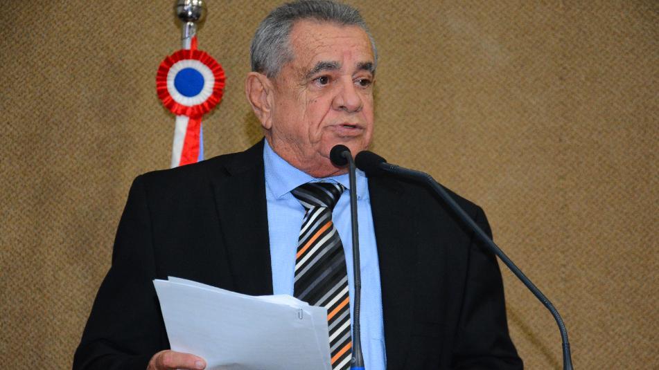 SANDRO RÉGIS FAZ POLITICAGEM E ESPALHA TERROR AO ATACAR POLÍCIA EM MEIO A CASOS DE VIOLÊNCIA, DENUNCIA EUCLIDES FERNANDES