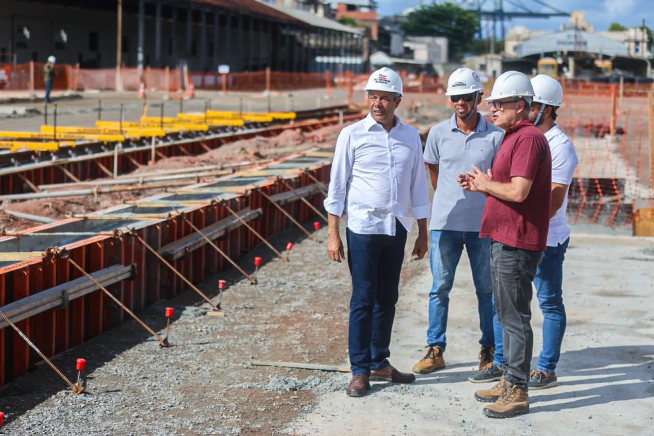 GOVERNADOR VISTORIA OBRAS DO VLT NA CALÇADA, QUE AVANÇAM COM IMPLANTAÇÃO DOS PRIMEIROS TRILHOS