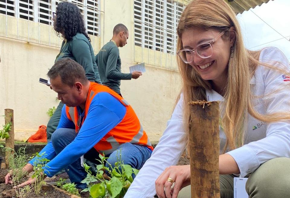 BAMIN ENTREGA HORTA ORGÂNICA EM ESCOLA MUNICIPAL DE ILHÉUS