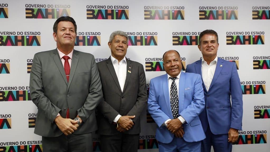 GOVERNADOR RECEBE PREFEITO E VEREADOR DO UNIÃO BRASIL PARA TRATAR DE INVESTIMENTOS E OUVE PROMESSA DE APOIO.