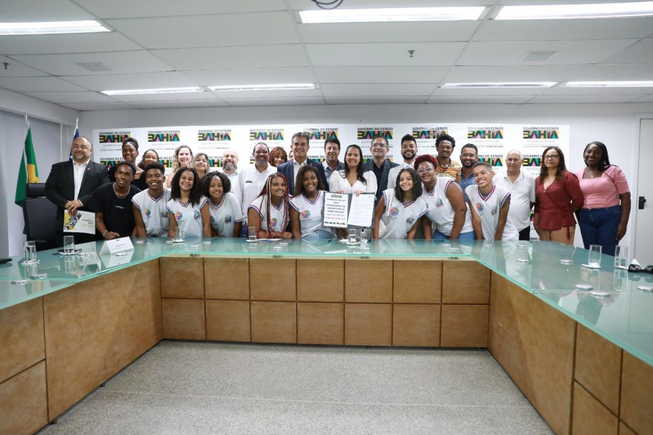 GOVERNO DO ESTADO SANCIONA PROGRAMAS QUE GARANTEM ACESSO GRATUITO À CARTEIRA DE HABILITAÇÃO PARA POPULAÇÃO DE BAIXA RENDA