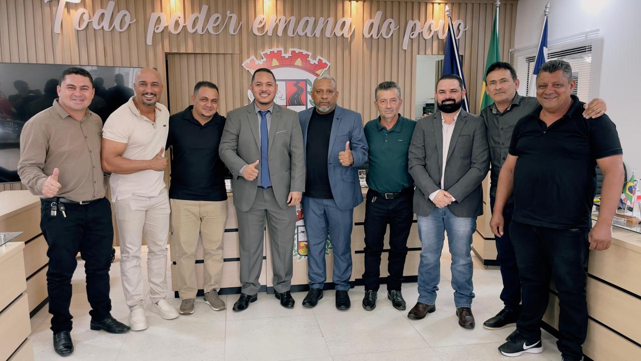 VEREADOR ANTONIO VENÂNCIO COBRA CUMPRIMENTO DA LEI DA TRANSPARÊNCIA POR PARTE DA PREFEITURA DE MANOEL VITORINO