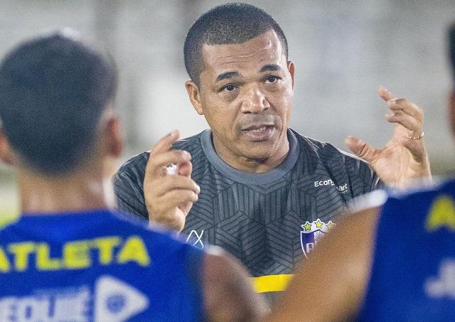 ERIVALDO OLIVEIRA É EFETIVADO COMO TÉCNICO DA ADJ PARA SEQUÊNCIA DA TEMPORADA