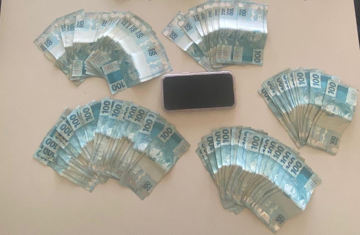 JAGUAQUARA: PM APREENDE 20 MIL REIAS EM DINHEIRO ESCONDIDO EM BRINQUEDO