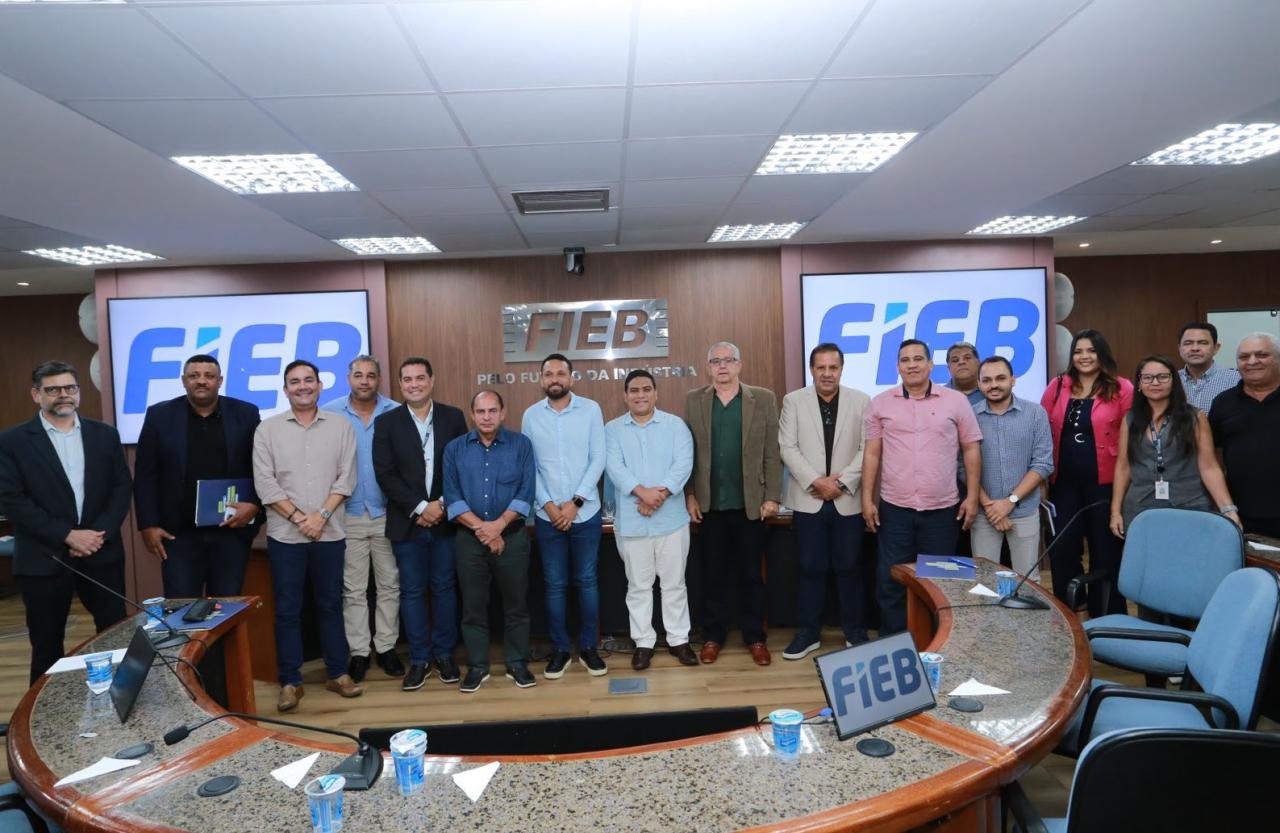 OPORTUNIDADES À VISTA: SENAI ARTICULA FORMAÇÃO DE MÃO DE OBRA NO SETOR DE PETRÓLEO E GÁS COM PREFEITOS BAIANOS