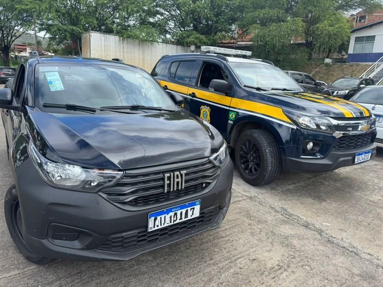 POLÍCIA RODOVIÁRIA RECUPERA VEÍCULO COM REGISTRO DE FURTO EM JEQUIÉ