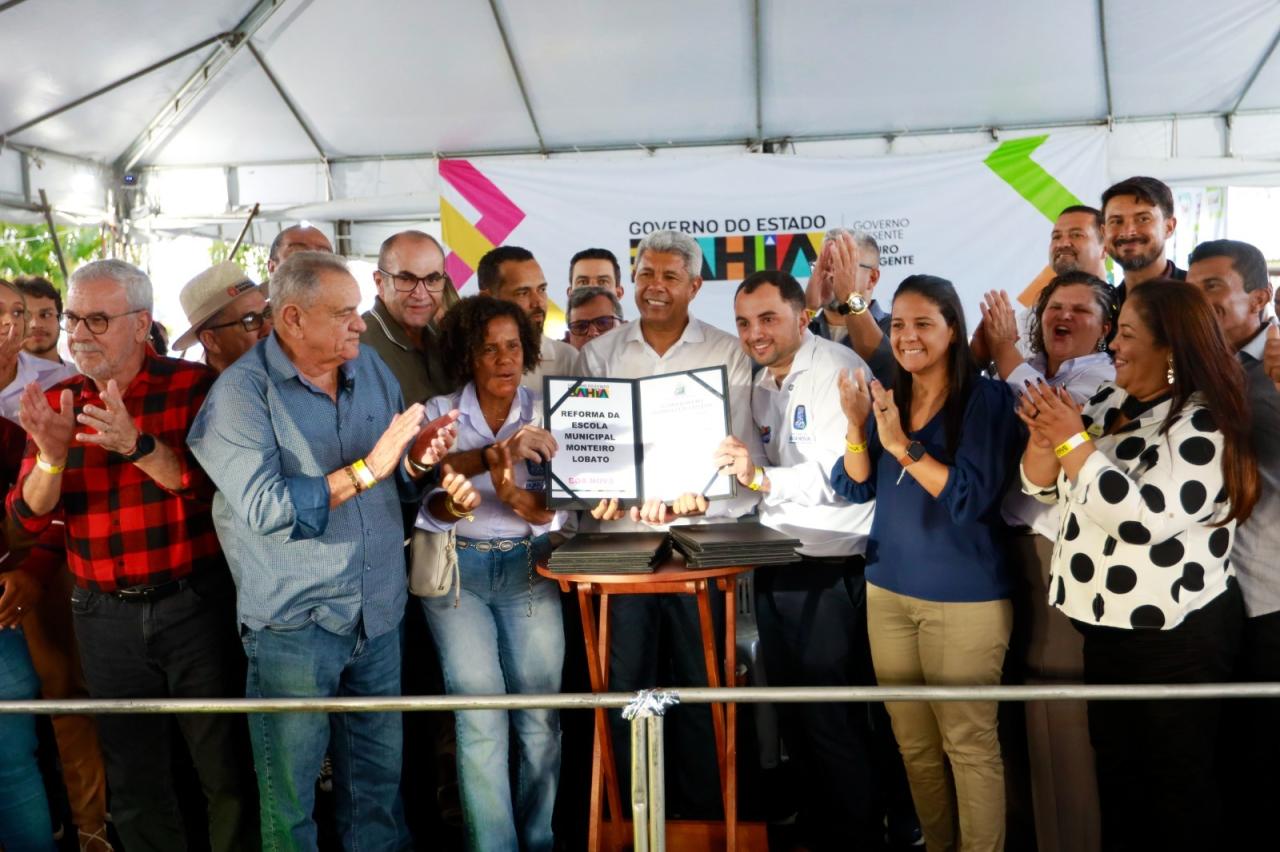 EM BOA NOVA, JERÔNIMO RODRIGUES AUTORIZA REFORMA DE QUATRO ESCOLAS E AMPLIAÇÃO DO ABASTECIMENTO DE ÁGUA