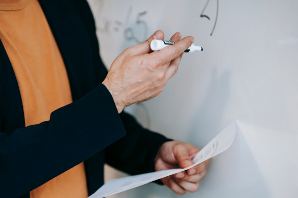 UESB CONVOCA PROFESSOR VISITANTE PARA O CAMPUS DE JEQUIÉ