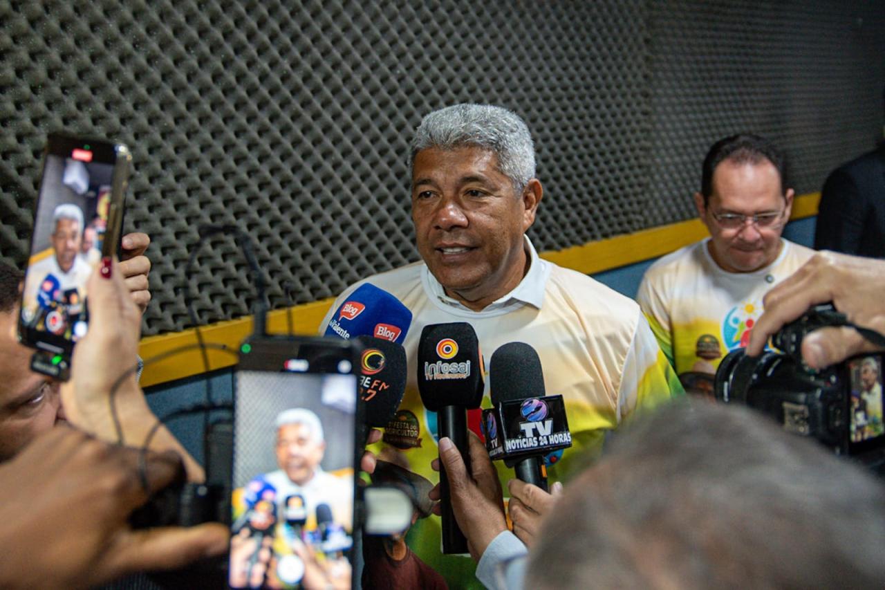 EM ENTREVISTA NO RECÔNCAVO, JERÔNIMO REFORÇA QUE NÃO TROCA OBRAS POR APOIO POLÍTICO